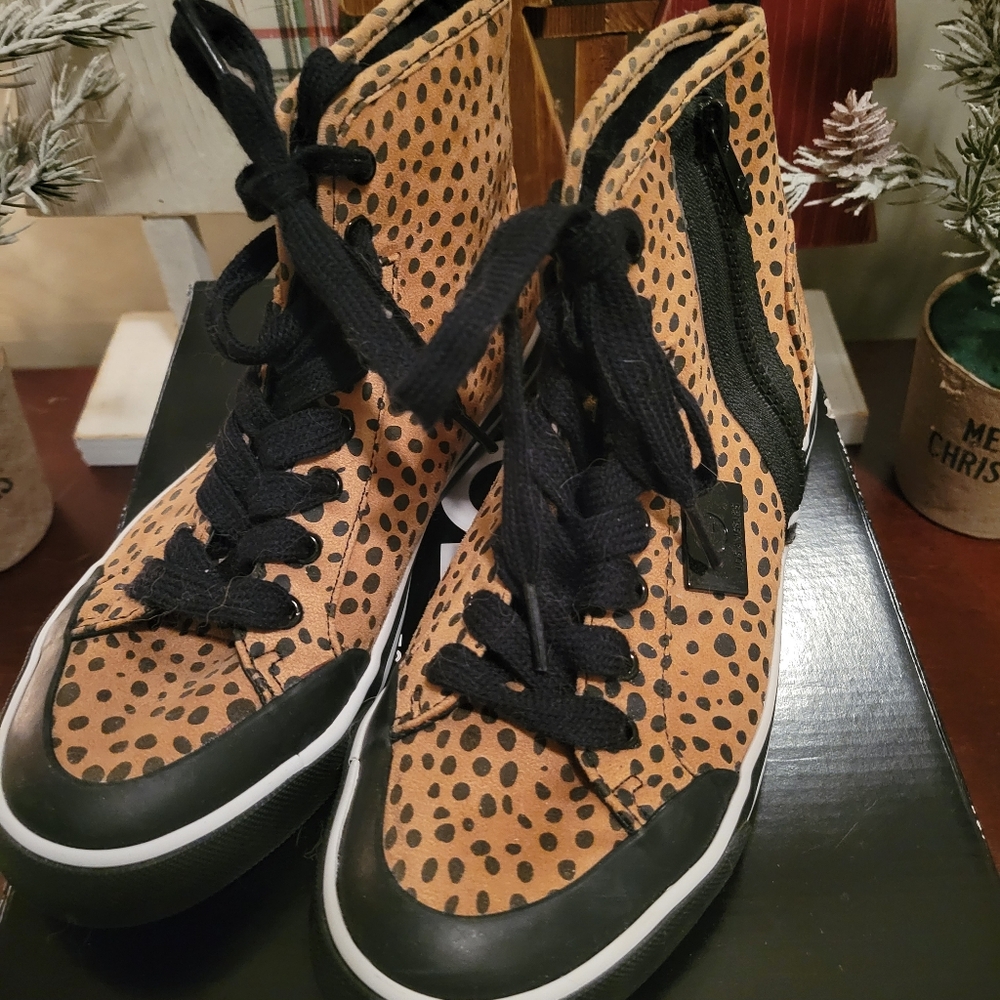 👞 GBG GUESS ANIMAL PRINT HIGH TOP SNEAKERS